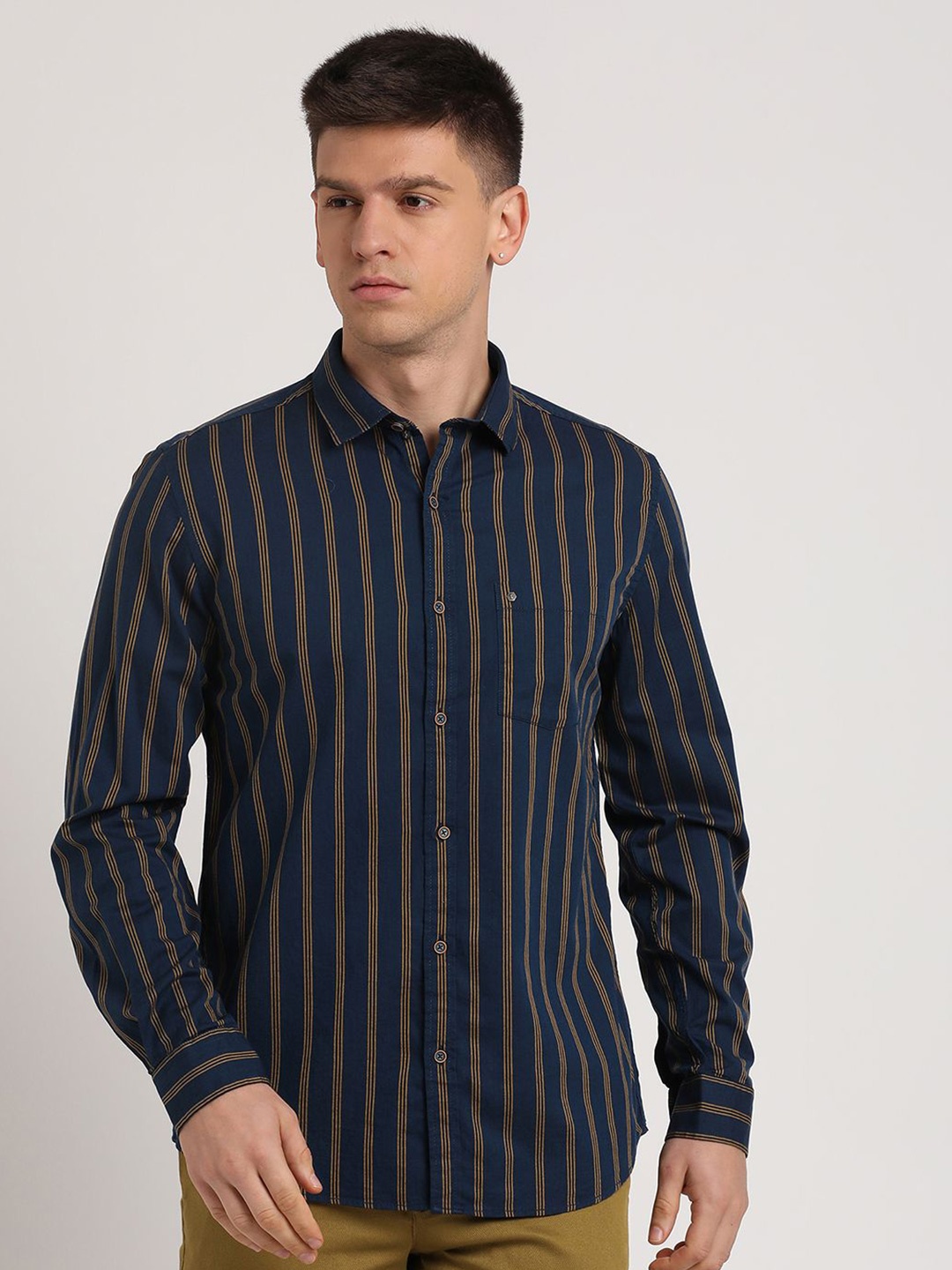 

Turtle Men Relaxed Fit Spread Collar Vertical Striped Cotton Casual Shirt, Navy blue