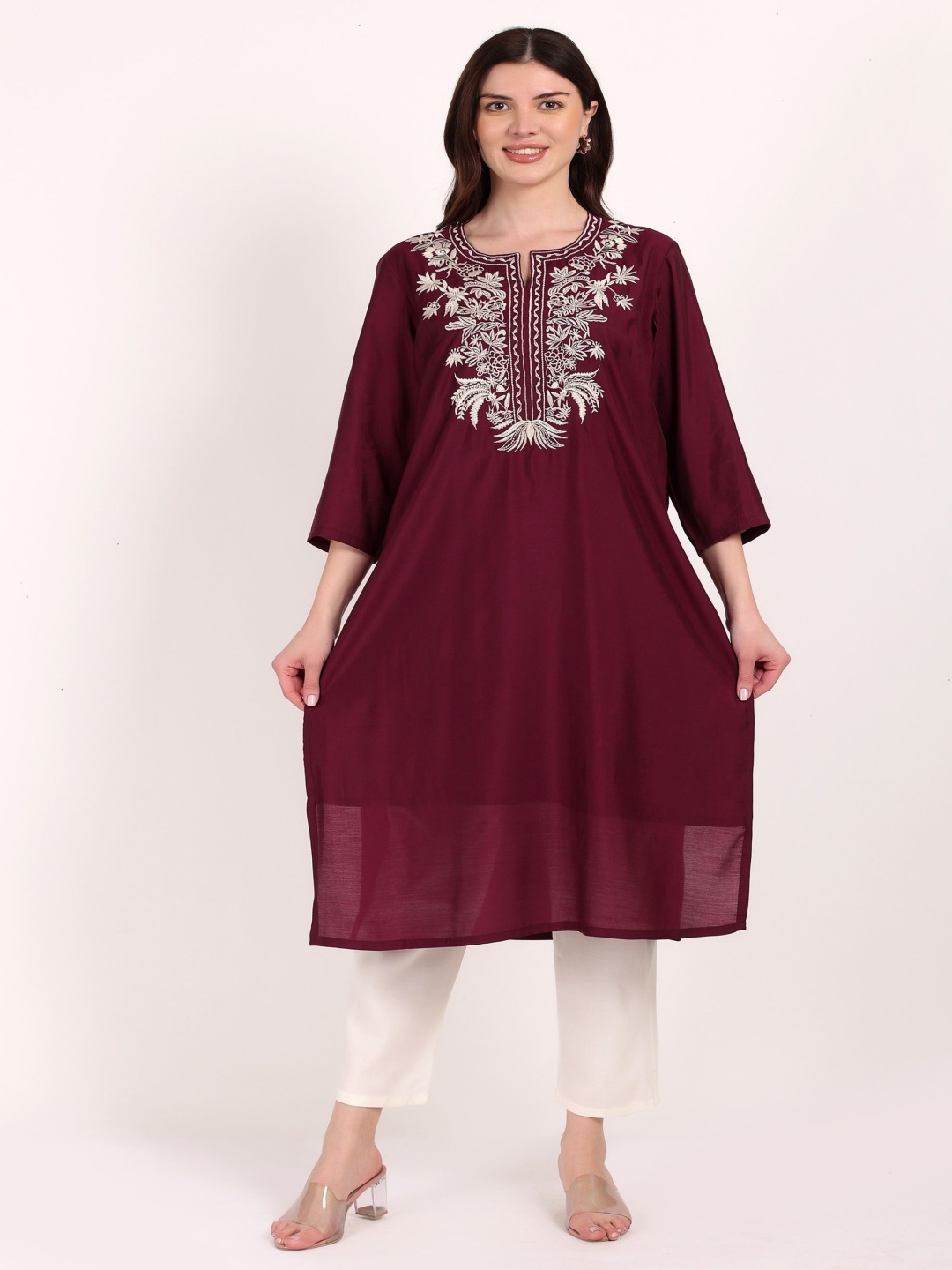 

Yadya Threads Floral Embroidered Notch Neck Straight Kurta, Magenta