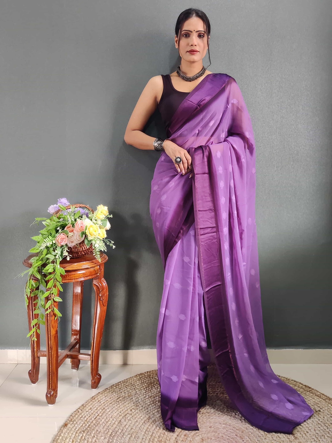 

DIVASTRI Floral Satin Ready to Wear Jamdani Saree, Purple