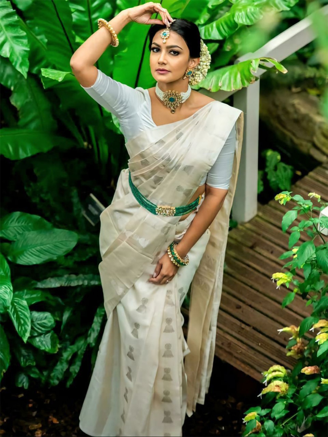 

Taslar Woven Design Pure Silk Banarasi Saree, White