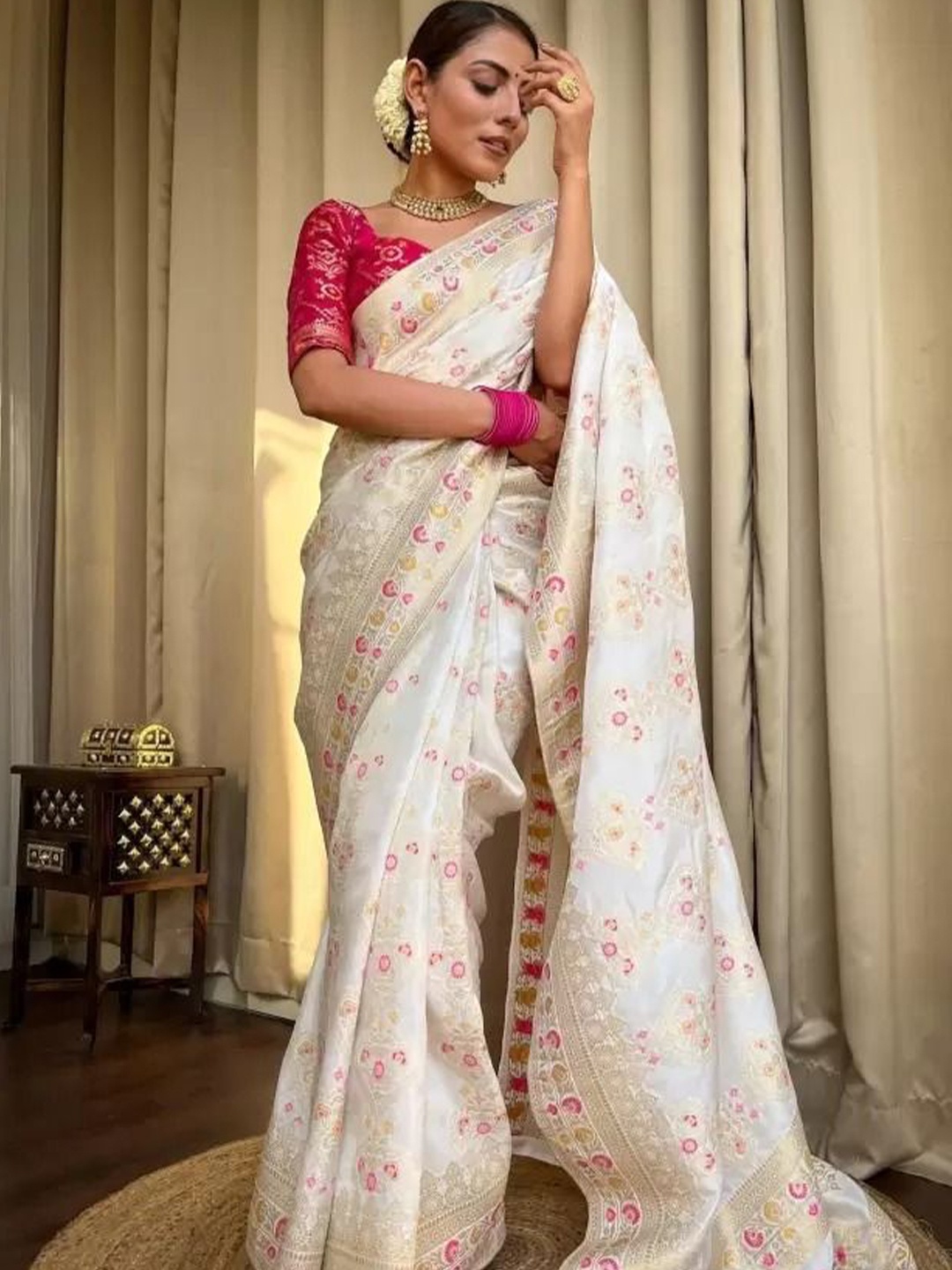 

SAADHVI Woven Design Zari Saree, White