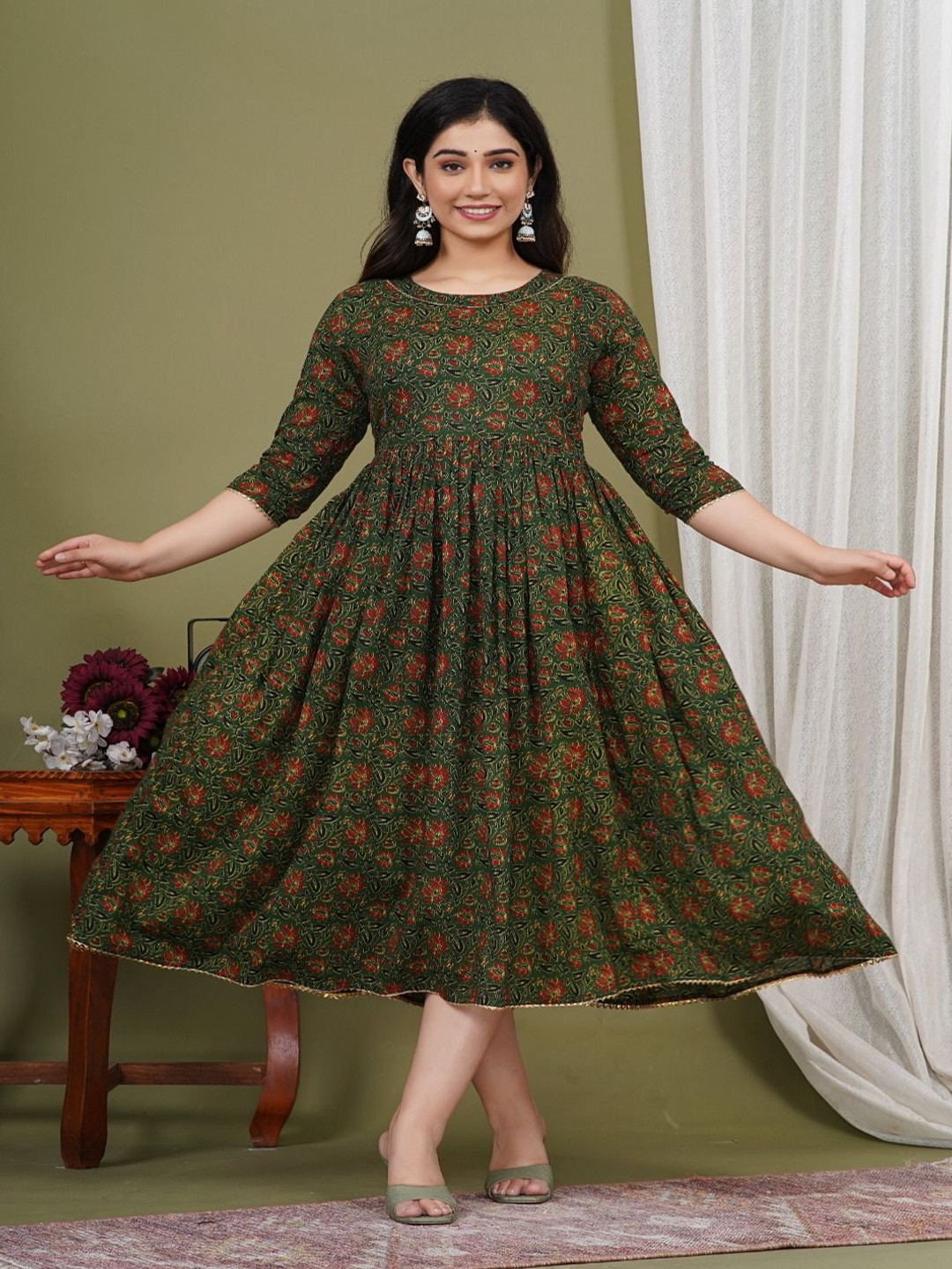 

Pristyle Floral Printed Pleated Round Neck Maternity Anarkali Kurta, Green