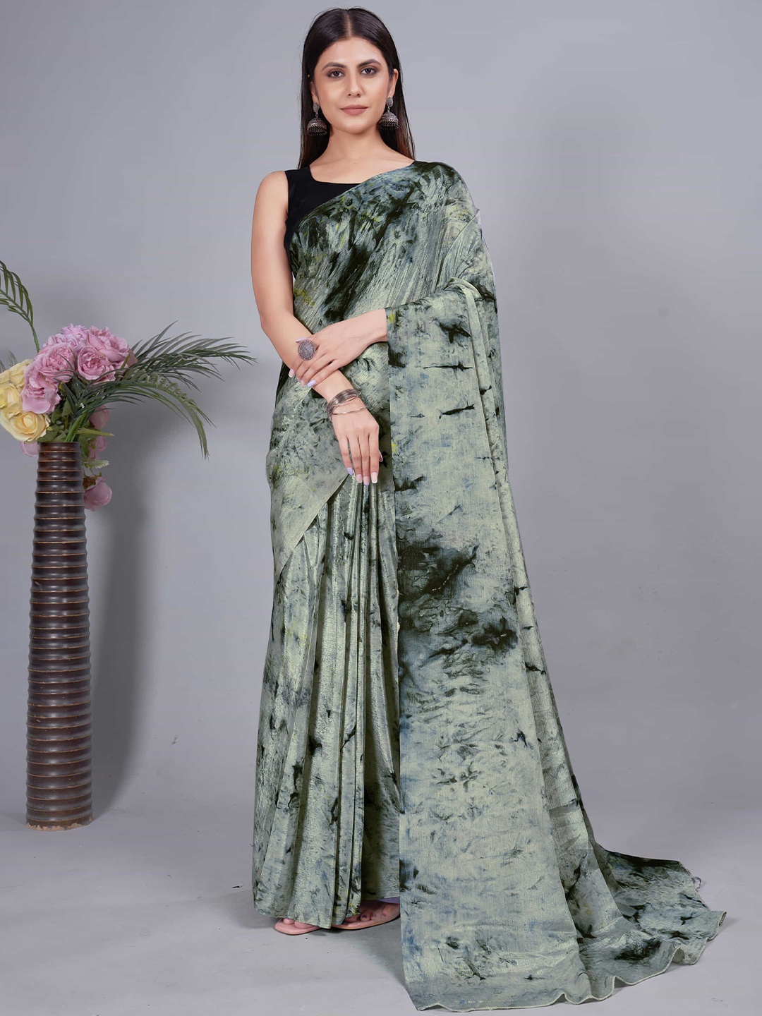 

DIVASTRI Tie and Dye Pure Chiffon Ready to Wear Saree, Green