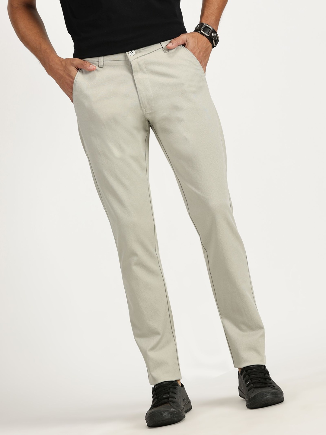 

RAVINIK Men Classic Straight Fit Mid-Rise Cotton Trousers, Off white