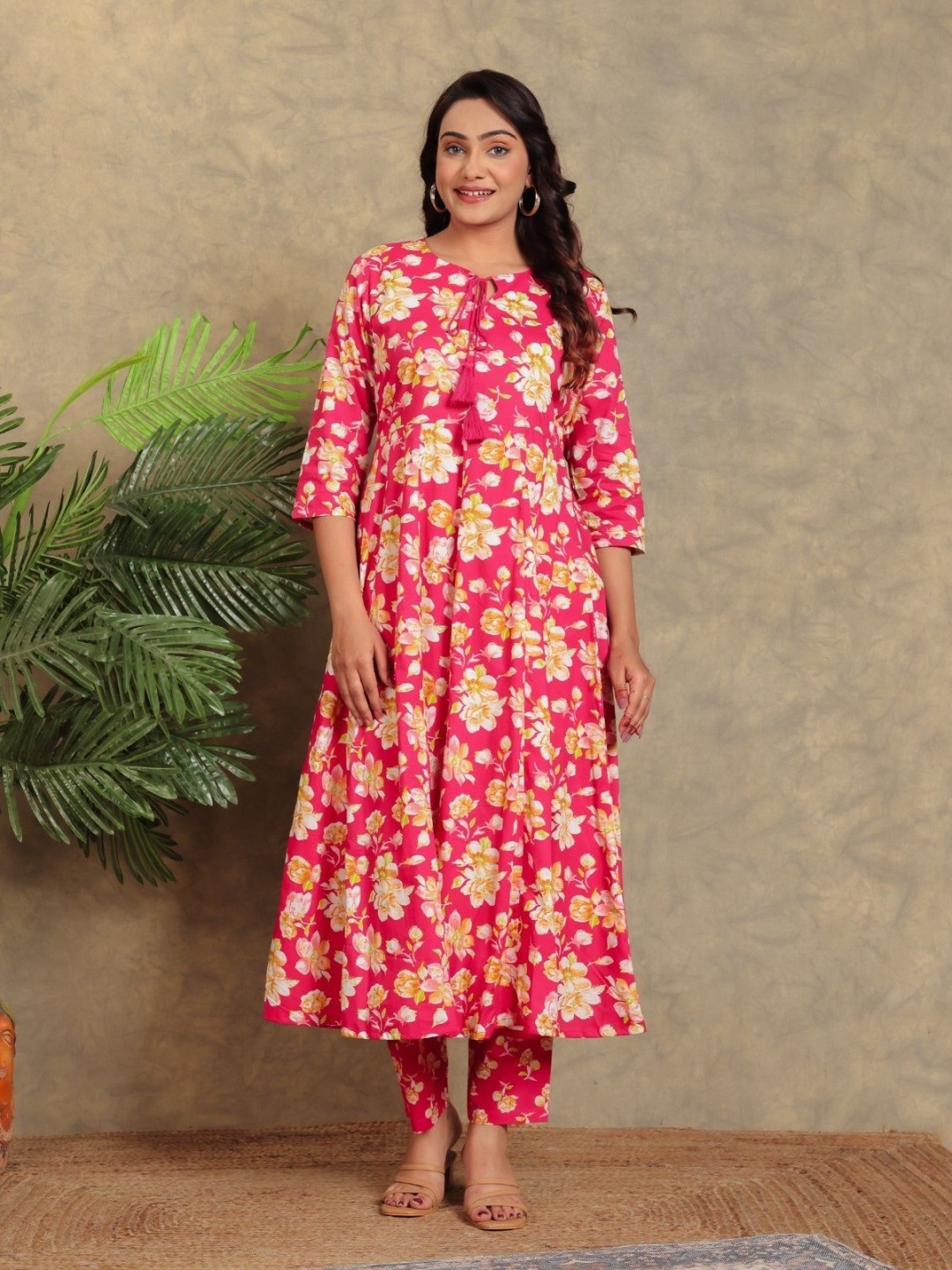 

Aramya Floral Printed Tie-Up Neck A-Line Cotton Kurta with Trouser, Pink