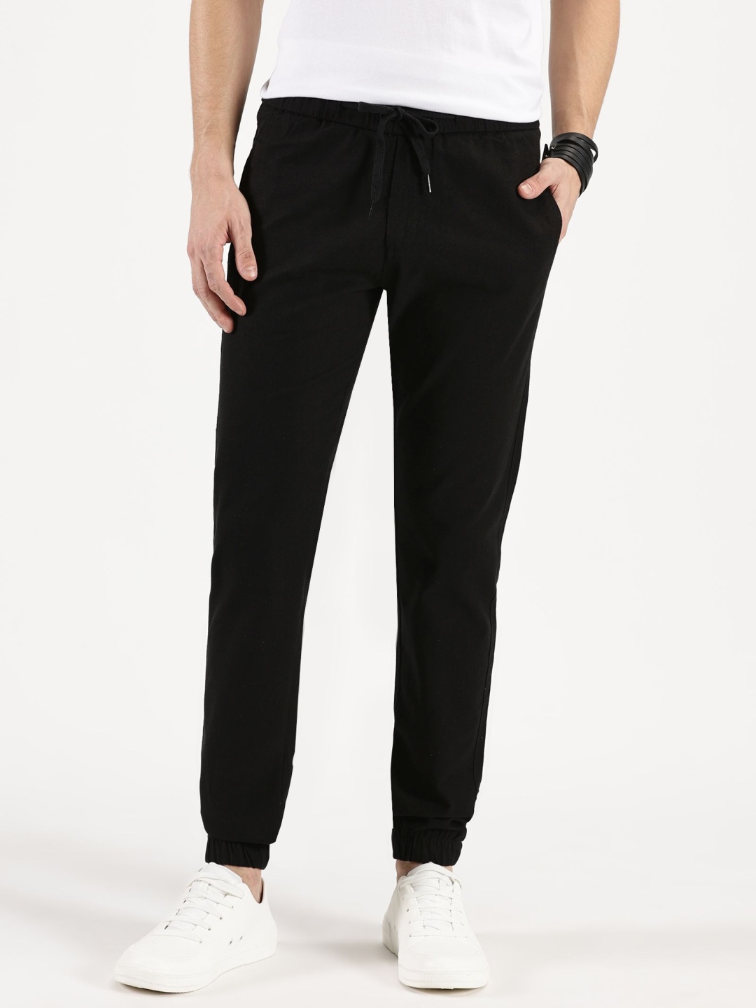 

RAVINIK Men Classic Straight Fit Mid - Rise Trousers, Black
