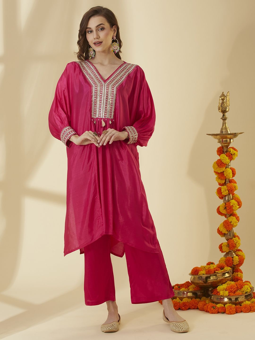 

FASHOR Floral Embroidered V-Neck Muslin Silk Kaftan With Trousers, Pink