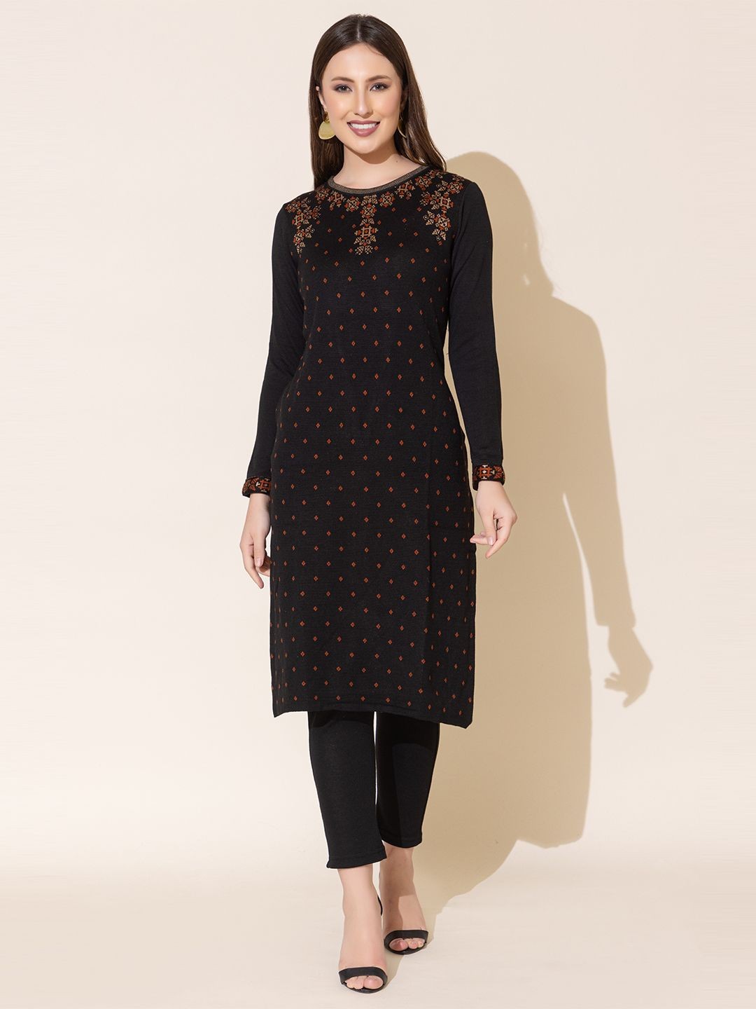 

KEIKO Geometric Woven Design Round Neck Jacquard Weave Acrylic Straight Kurtas, Black