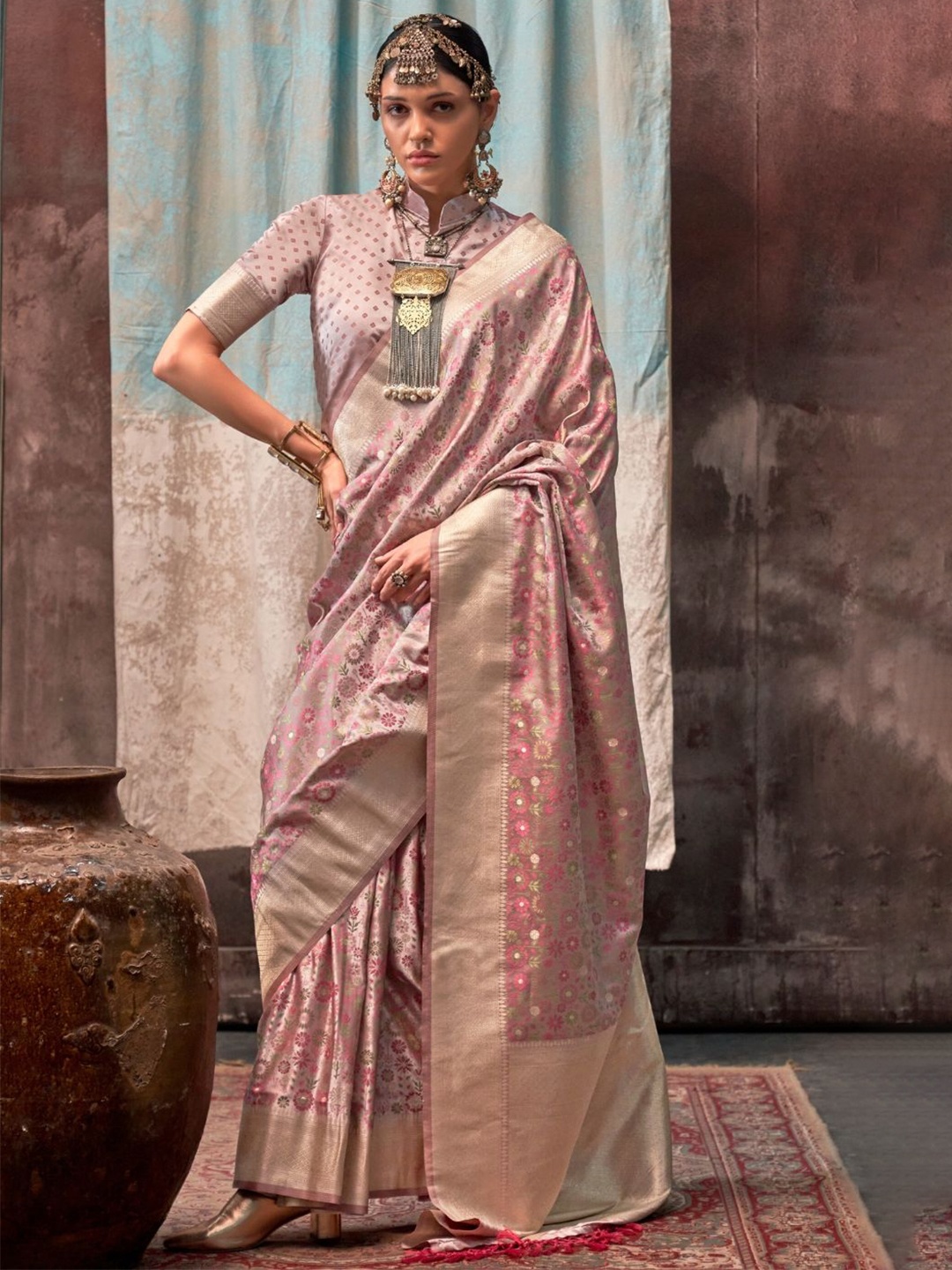 

DEVATITHI Woven Design Zari Satin Saree, Peach
