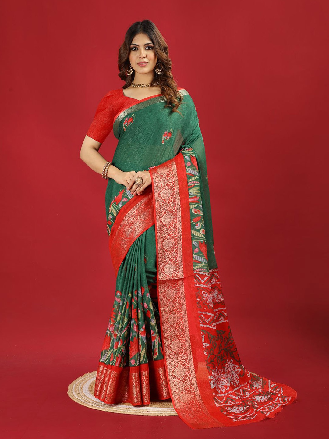 

A.V.M. SILK MILLS Floral Printed Saree With Stitched Blouse, Green