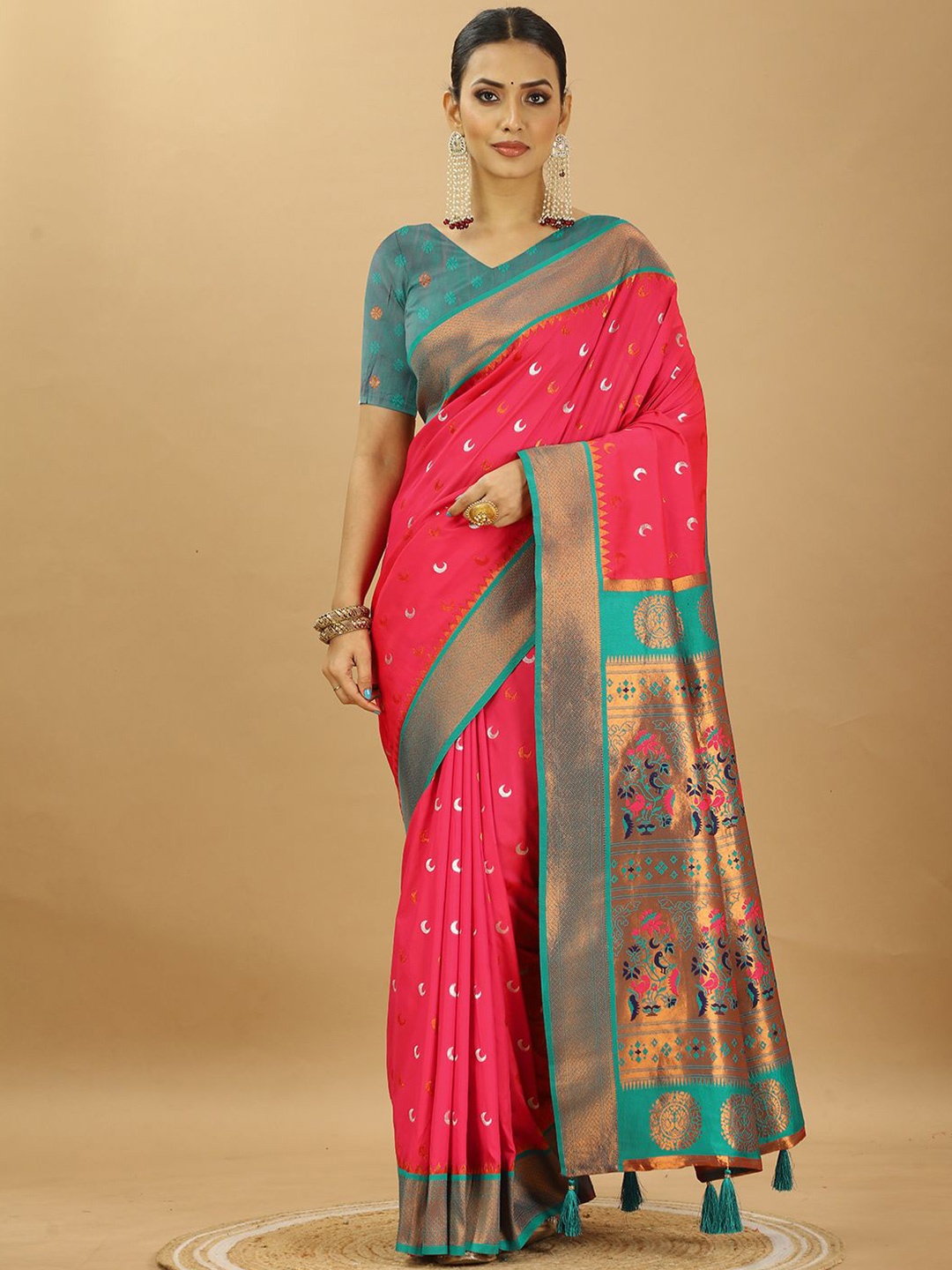 

SWAMI STUDIO Woven Design Zari Pure Silk Paithani Saree, Pink