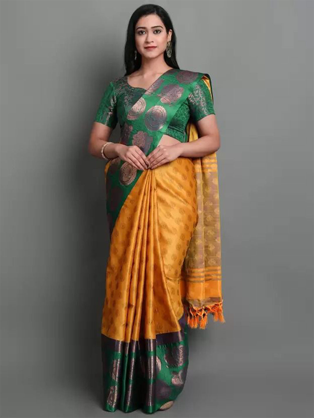 

SAADHVI Woven Design Zari Art Silk Saree, Green