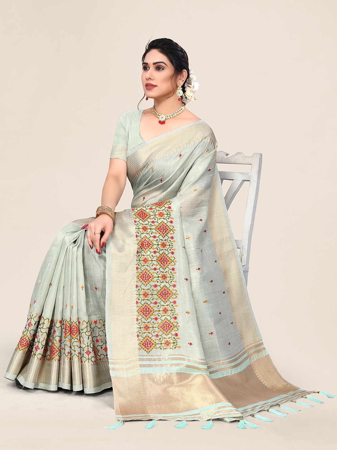 

A.V.M. SILK MILLS Ethnic Motifs Embroidered Pure Cotton Saree, Green