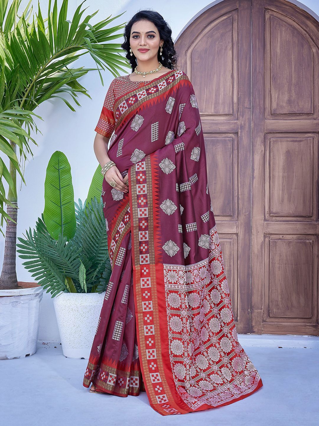 

Panzora Ethnic Motifs Zari Banarasi Saree, Purple
