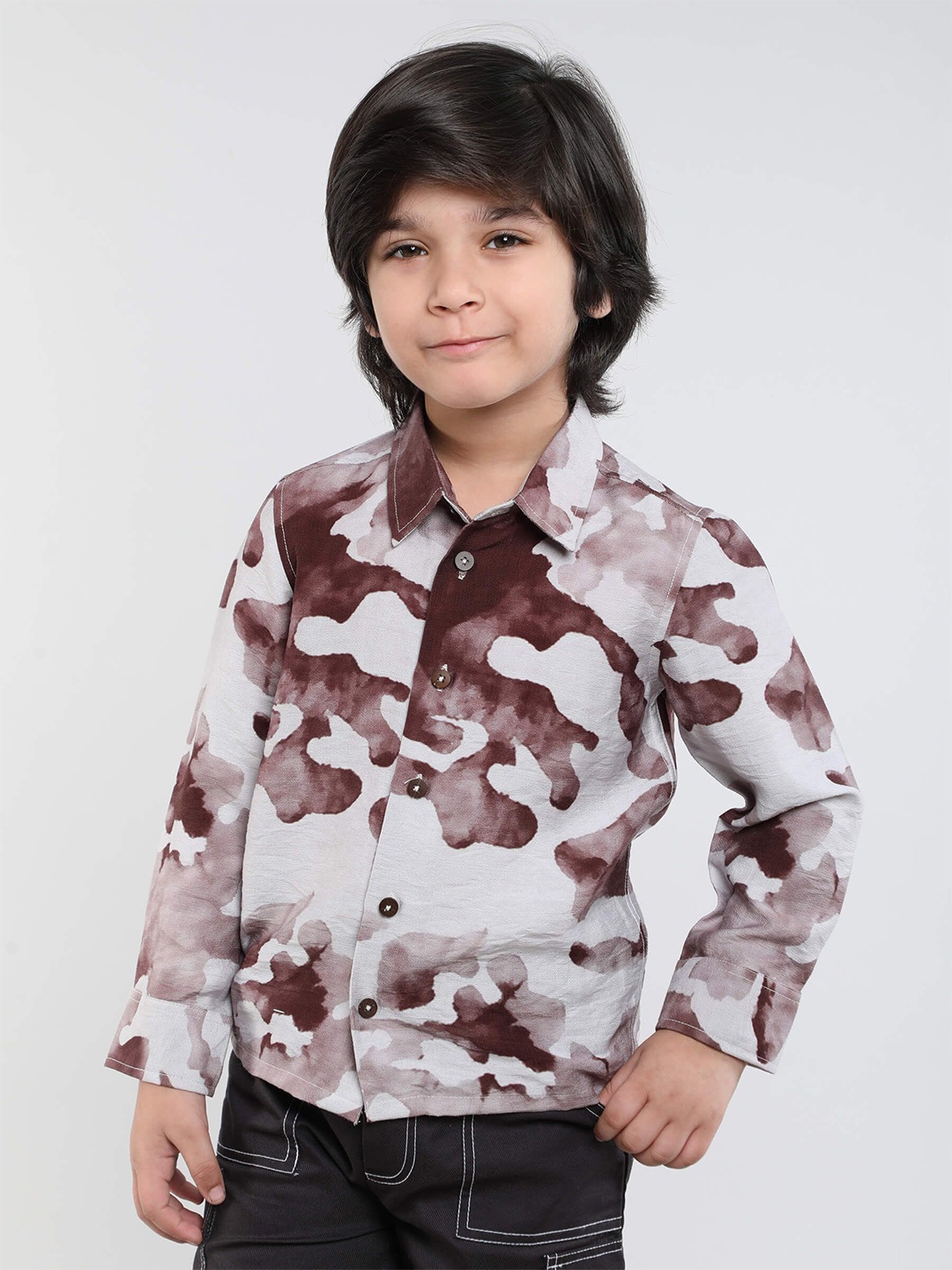 

taffykids Boys Relaxed Fit Spread Collar Abstract Printed Casual Shirt, White