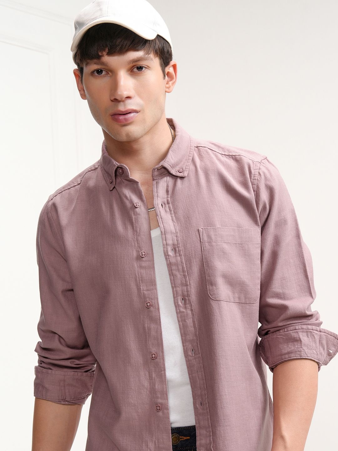 

HIGHLANDER Men Button-Down Collar Solid Cotton Casual Shirt, Pink