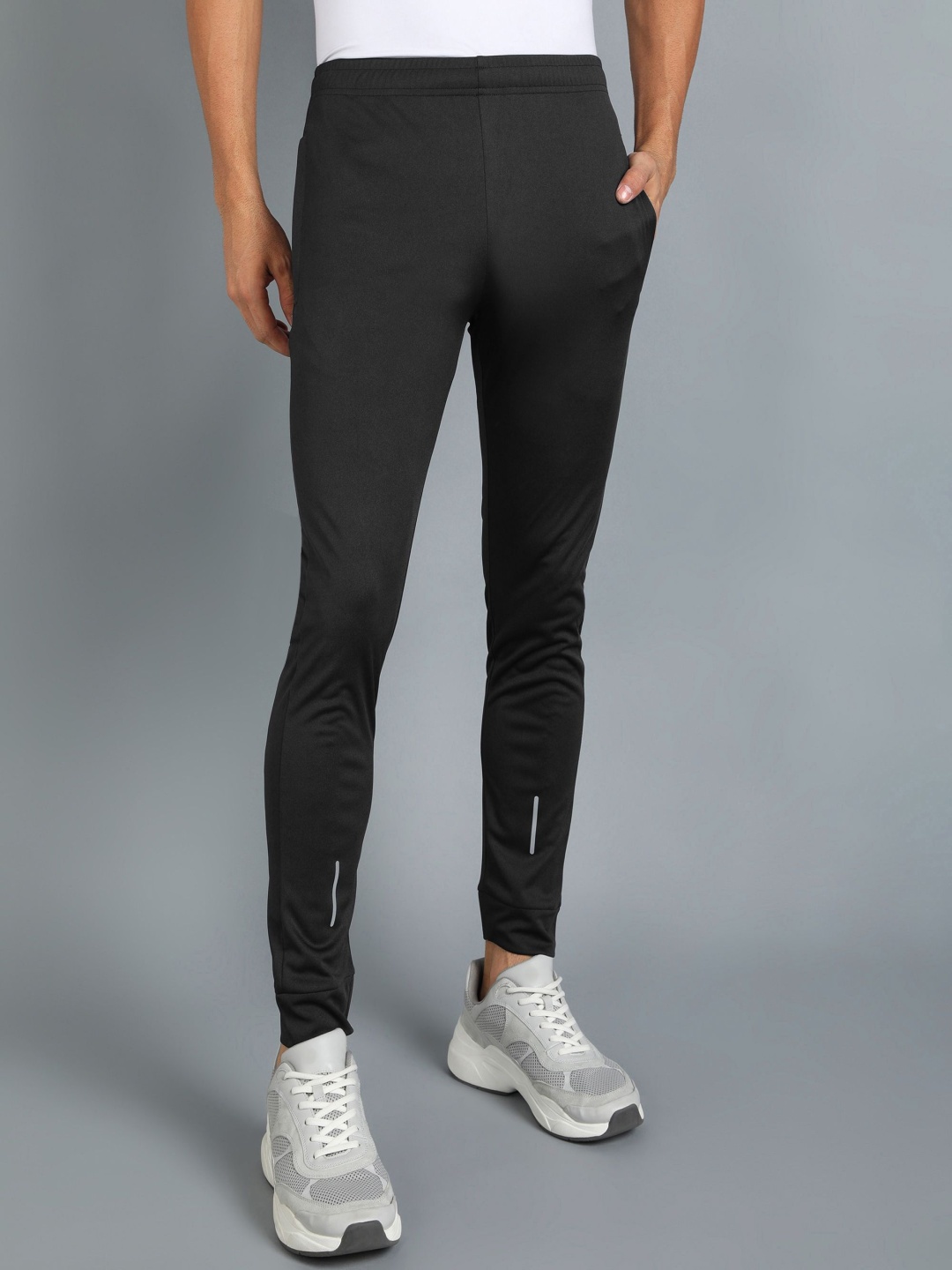 

Moda Rapido Men Slim-Fit Mid-Rise Stretchable Joggers, Black