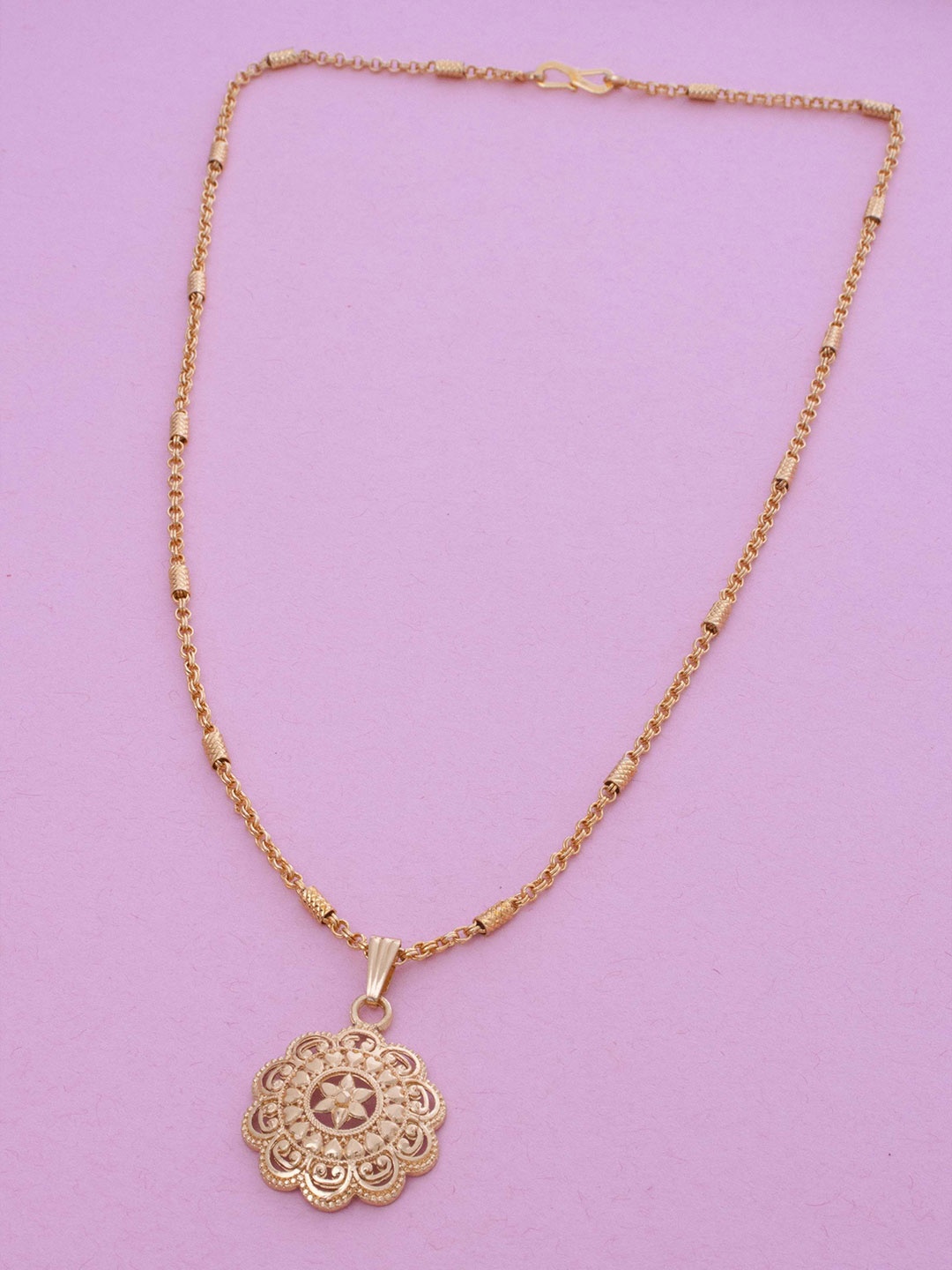 

Ramdev Art Fashion Jwellery Gold-Plated Floral Pendant With Chain