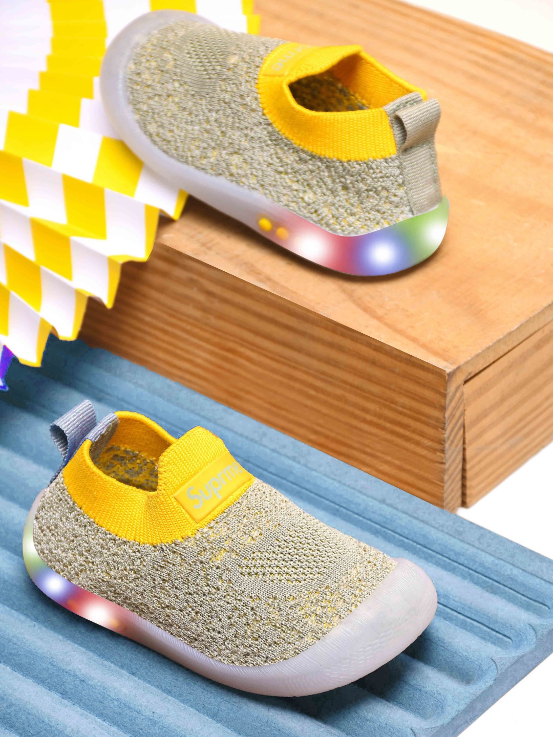 

KATS Kids LED Slip-On Sneakers, Green