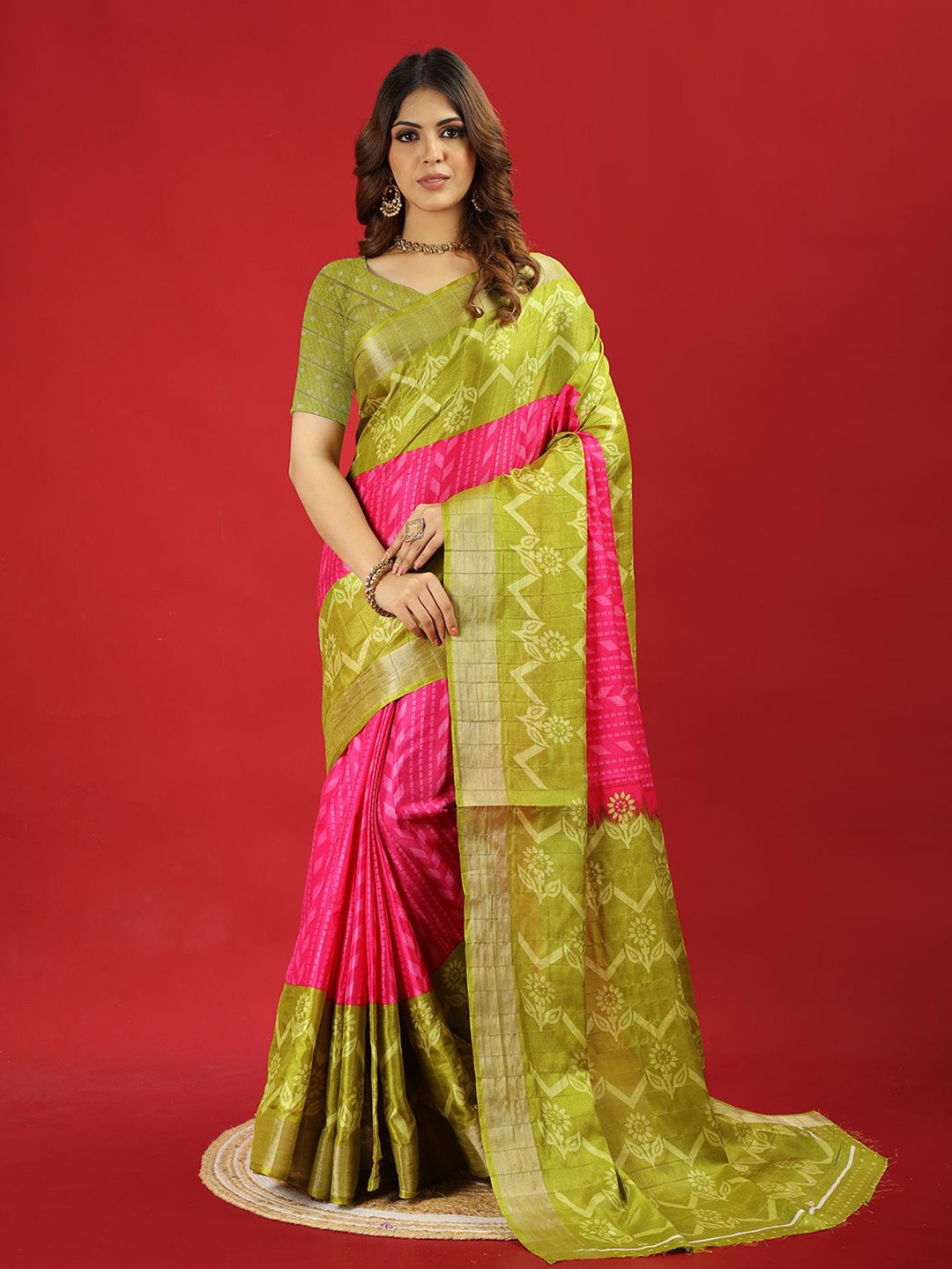 

A.V.M. SILK MILLS Ethnic Motifs Saree, Pink