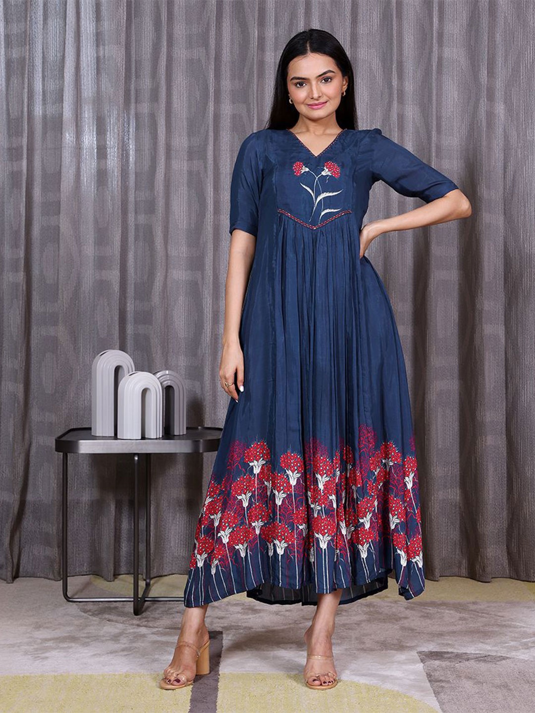 

SUKRUTI DESIGN Women Floral Printed Empire Midi Dress, Blue