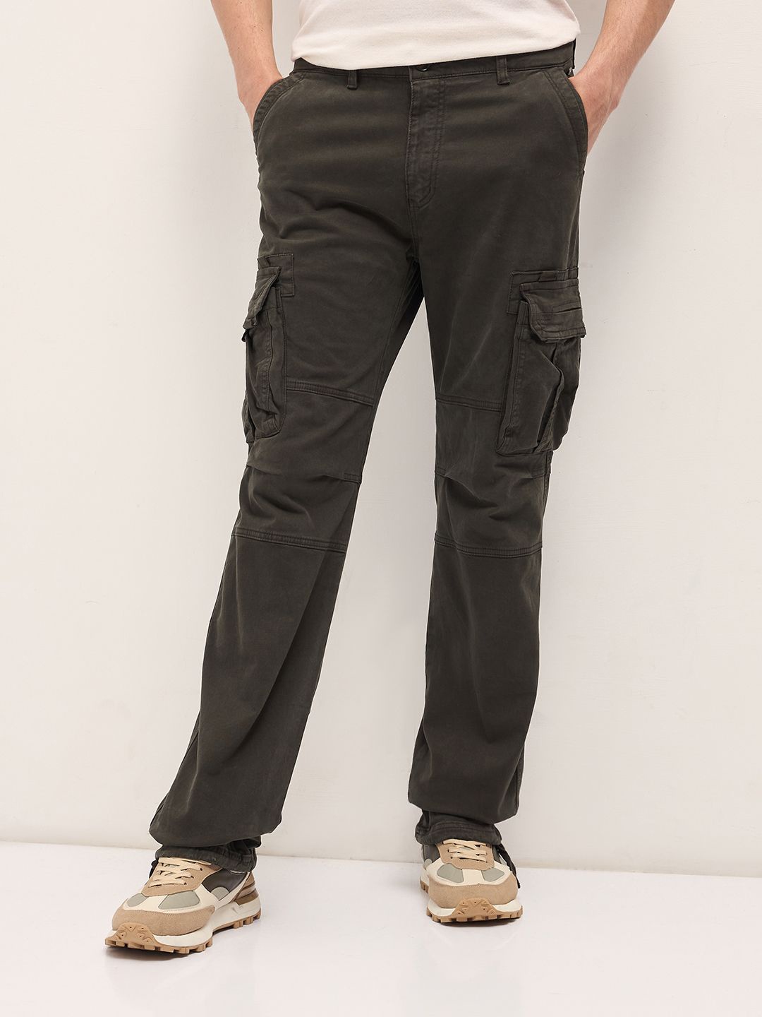 

THE BEAR HOUSE Men Cotton Solid Regular Fit Cargo, Green