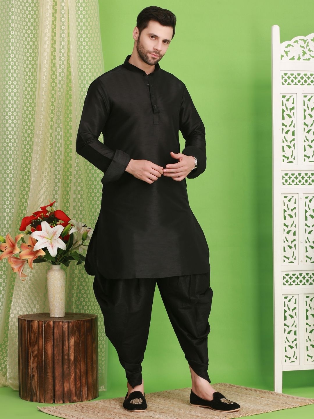 

Larwa Men Regular Dupion Silk Kurta with Salwar, Black