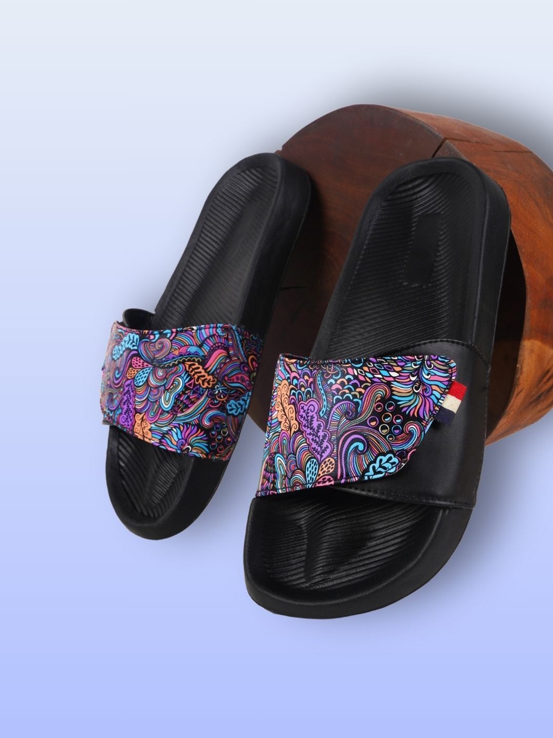 

PERY PAO Men Printed Sliders, Purple