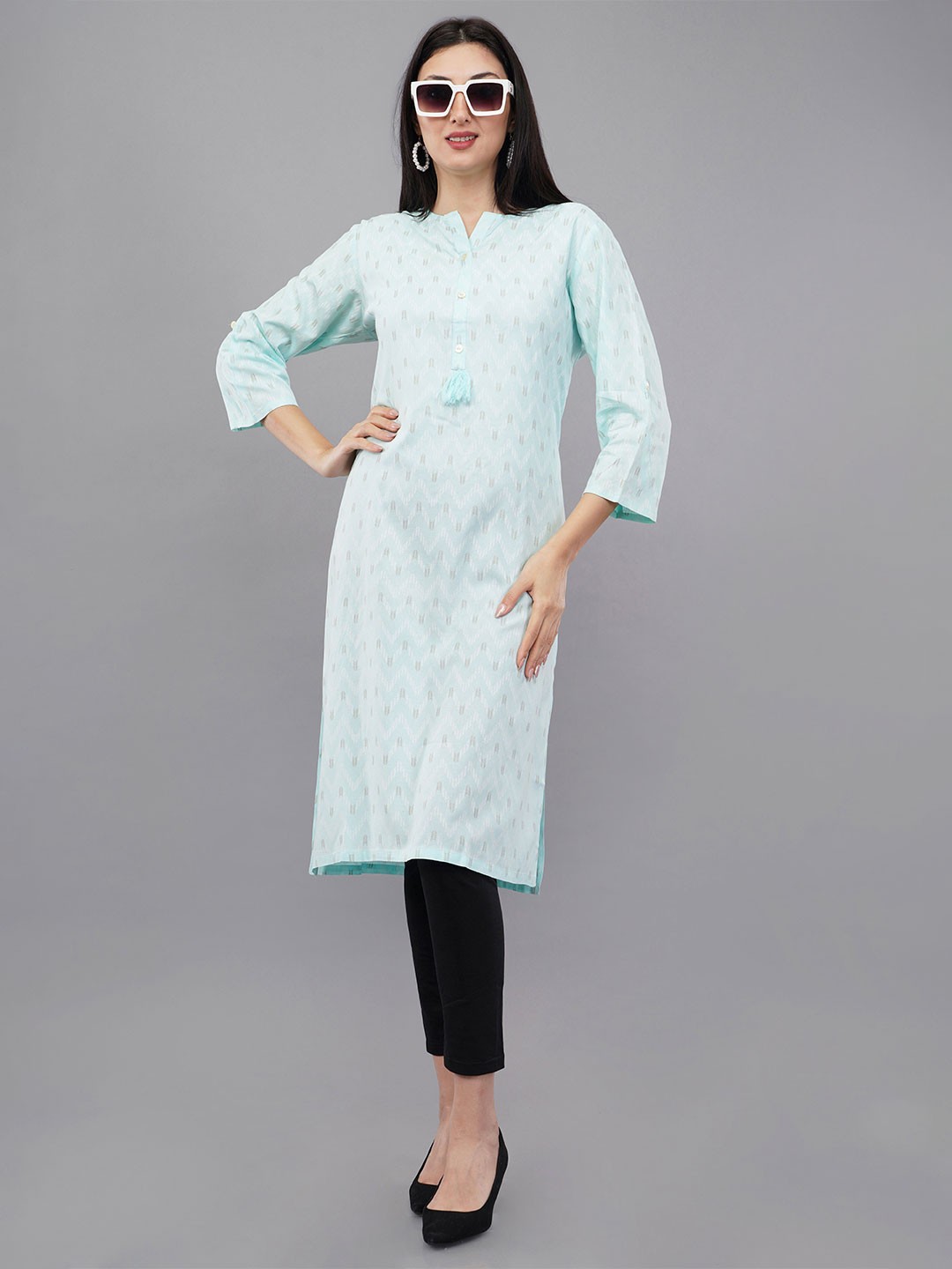

Avaasa Buy Shruthi Floral Printed Straight Kurta, Blue