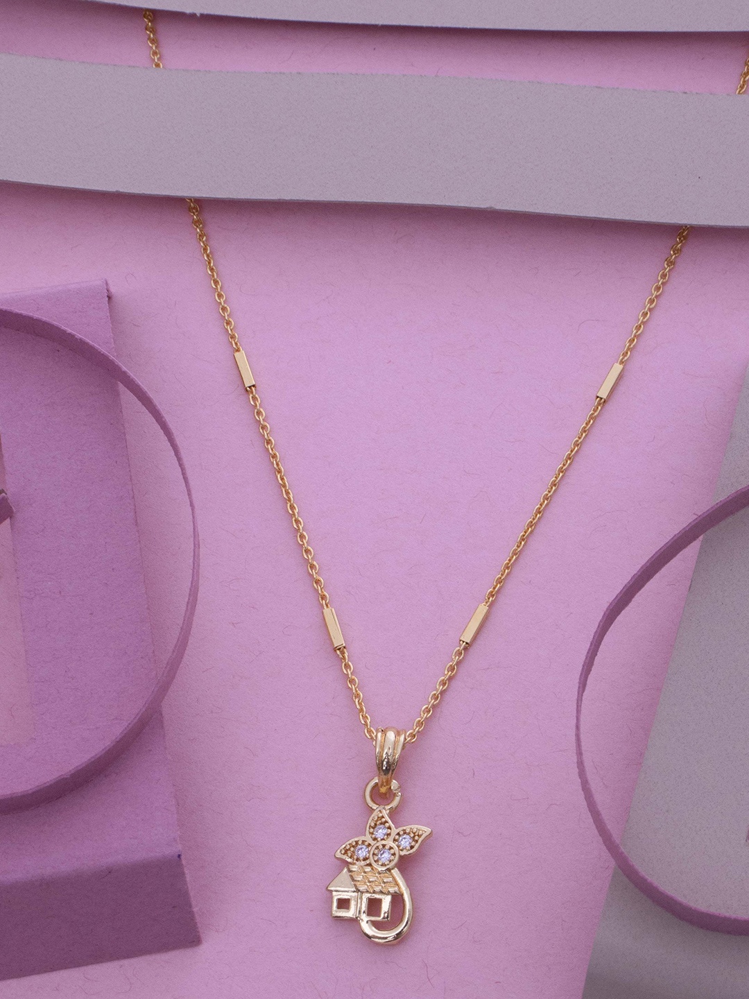 

Ramdev Art Fashion Jwellery Gold-Plated Contemporary Pendant With Chain