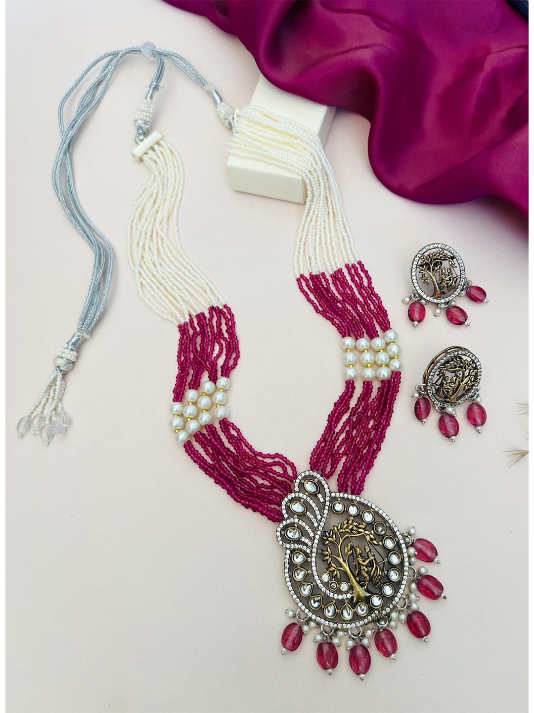 

ABDESIGNS Enchanting Silver Plated Polki American Diamond Necklace