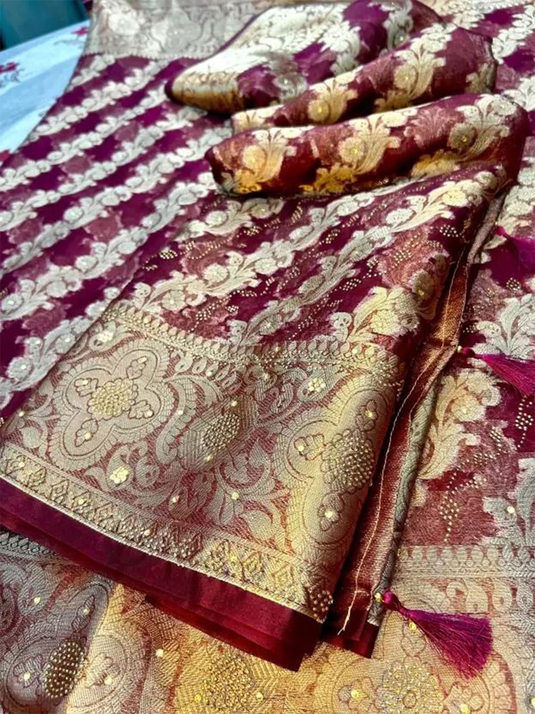 

SAADHVI Woven Design Beads and Stones Pure Silk Saree, Maroon