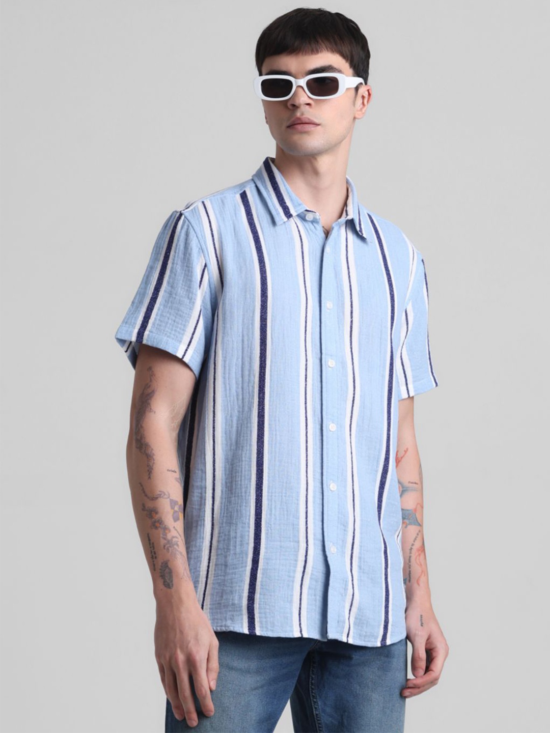 

Jack & Jones Men Spread Collar Multi Striped Cotton Casual Shirt, Blue