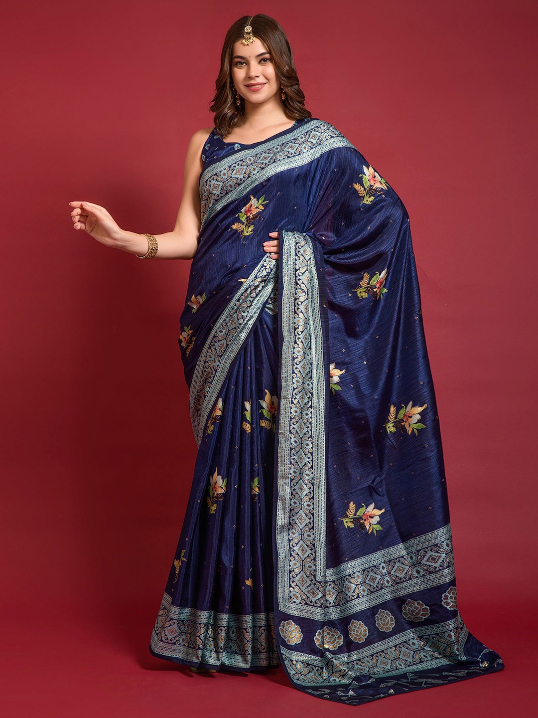 

Peachmode Floral Printed Saree With Blouse Piece, Blue
