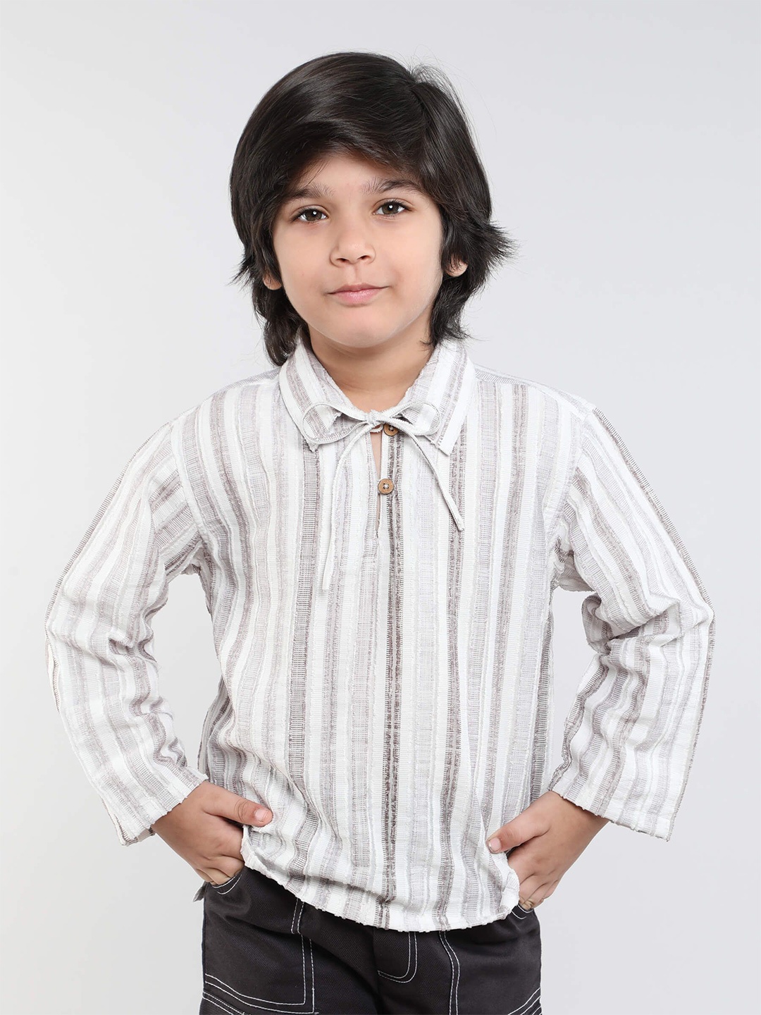 

taffykids Boys Relaxed Fit Spread Collar Vertical Striped Casual Shirt, White