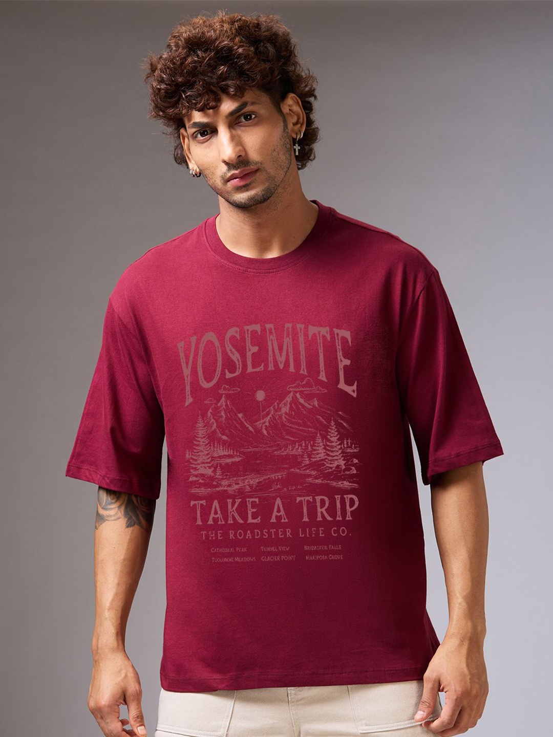 

The Roadster Lifestyle Co. Men Graphic Printed Round Neck Cotton T-shirt, Maroon