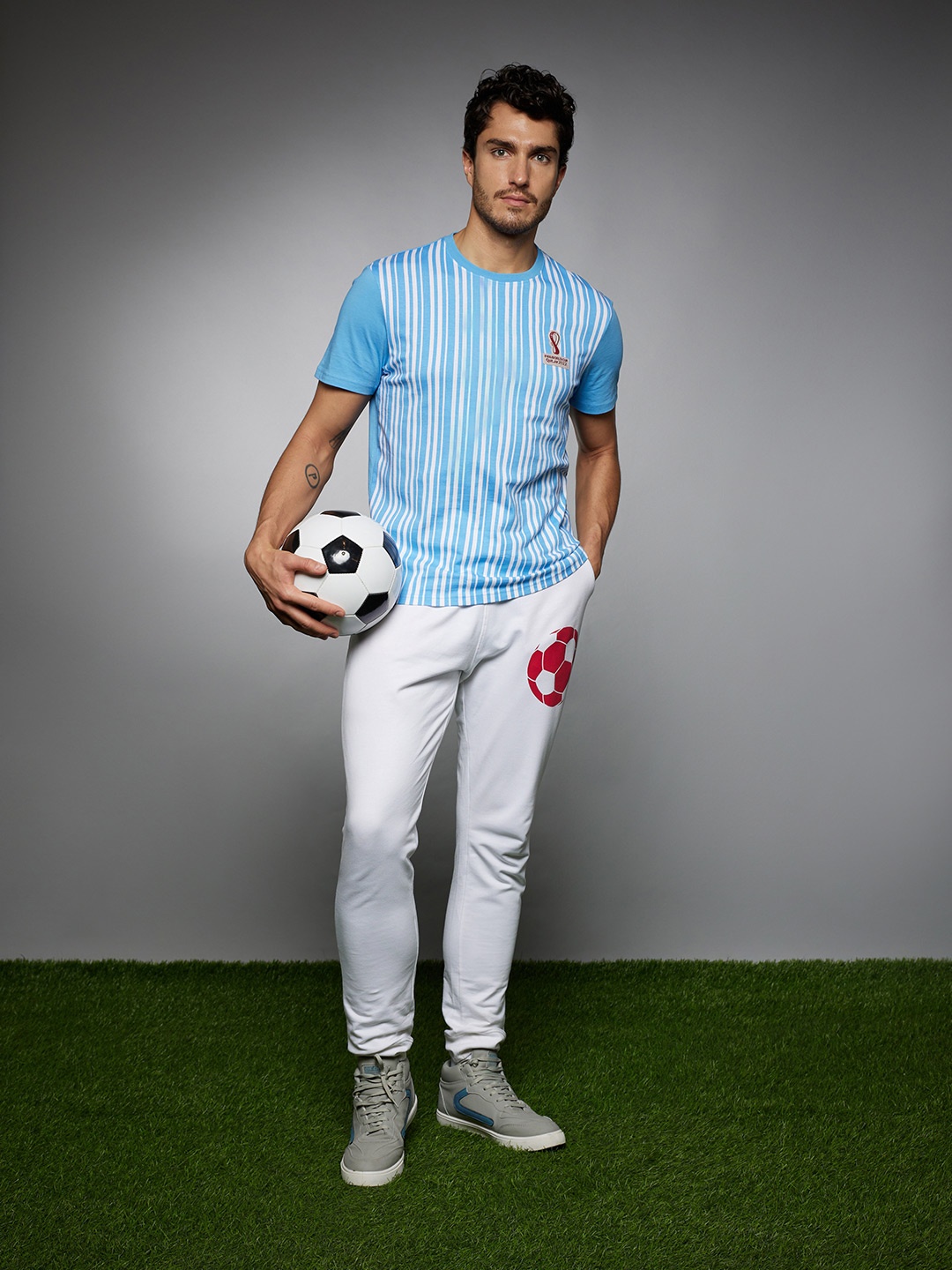 

Celio Men Blue & White FIFA WC'22 Striped T-shirt