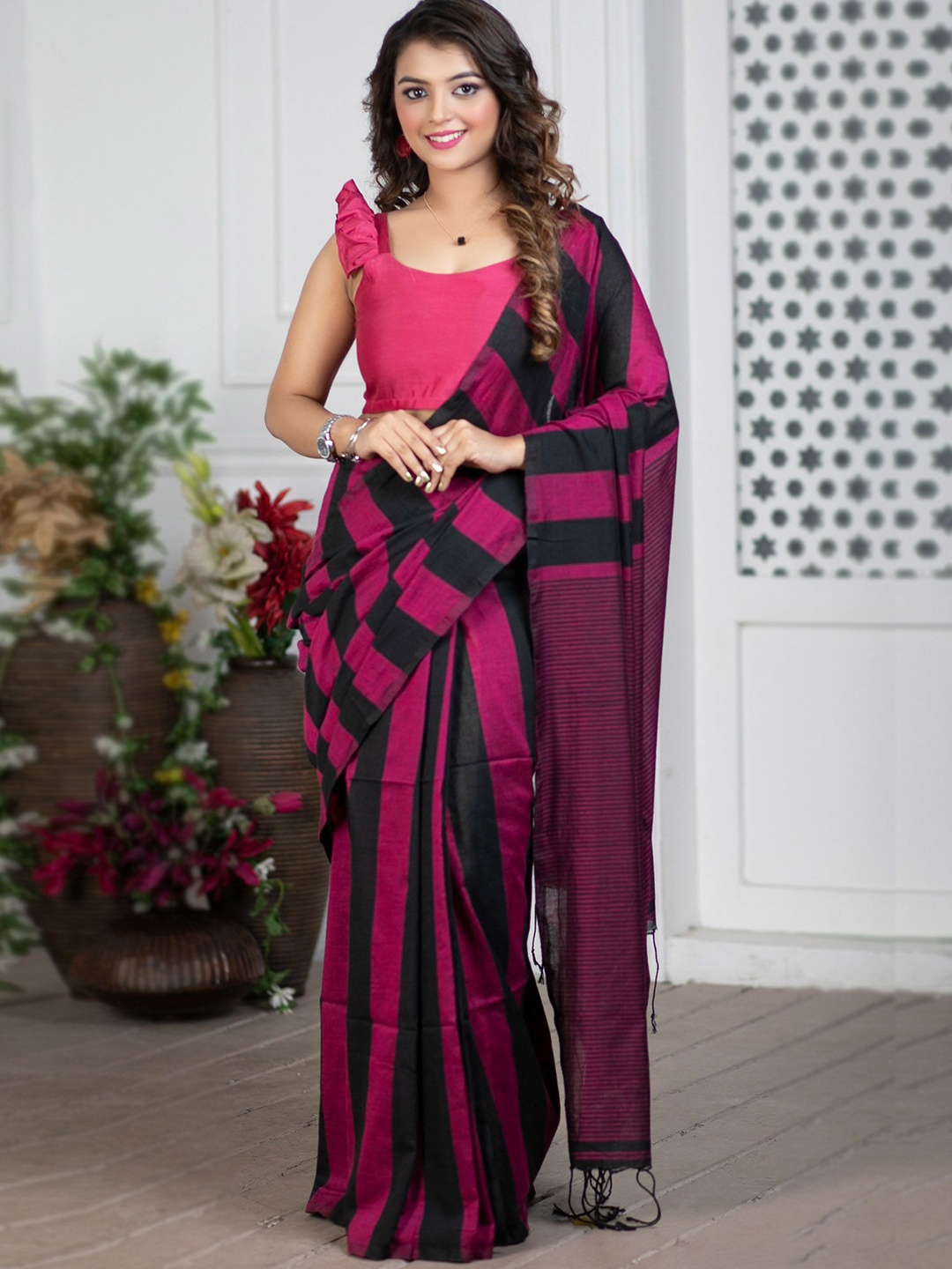 

Prasam Striped Pure Cotton Saree, Pink