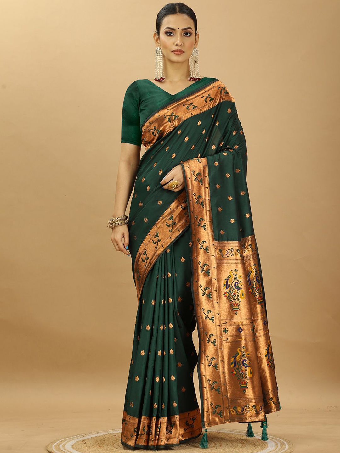 

SWAMI STUDIO Woven Design Zari Pure Silk Paithani Saree, Green