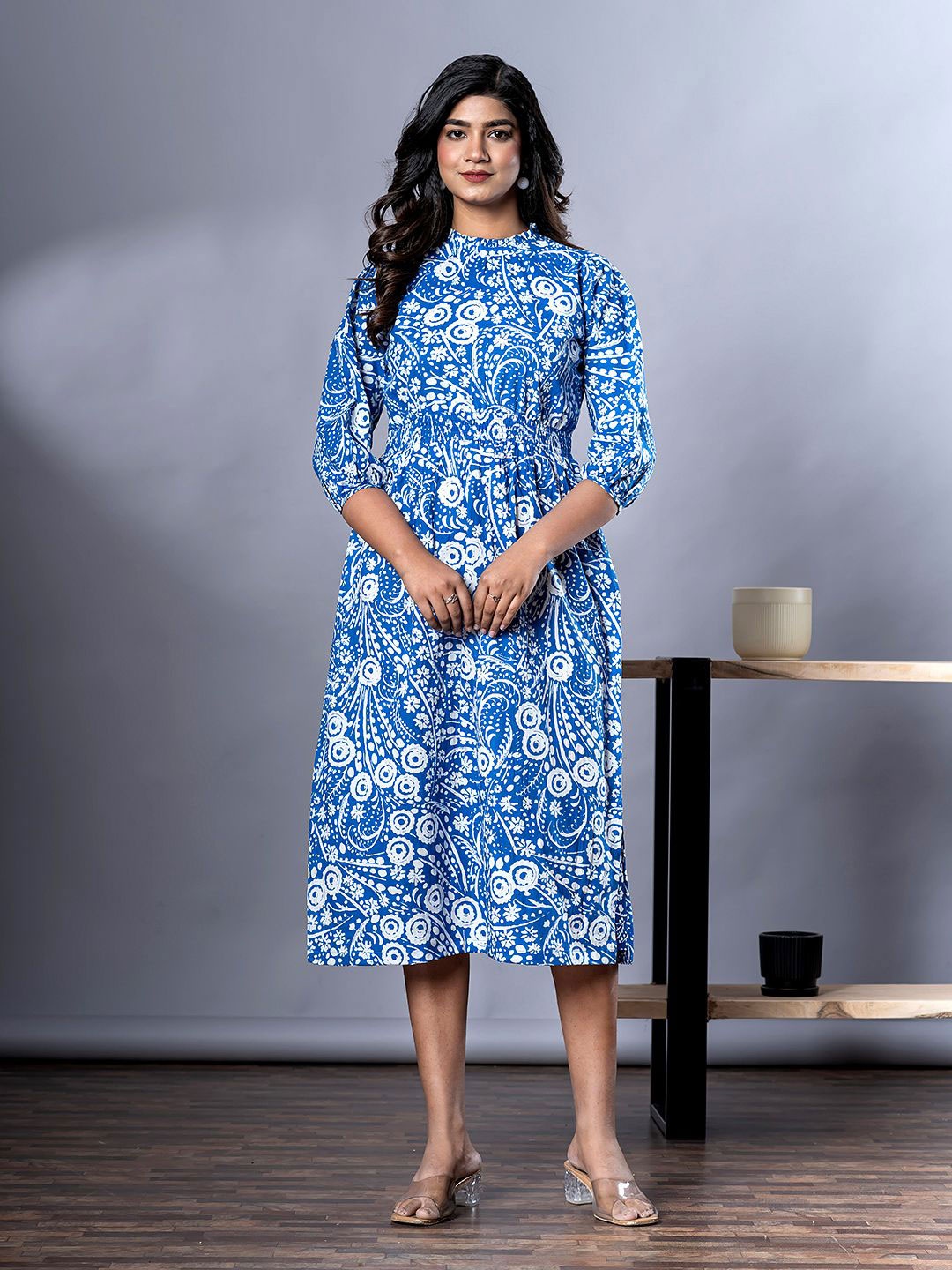 

Jaitpuriya Women Print Halter Neck Fit & Flare Maxi Dress, Blue