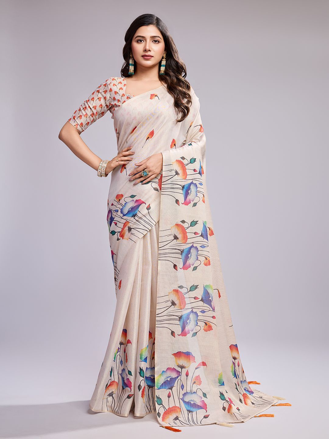 

Melok Floral Linen Blend Saree, Beige