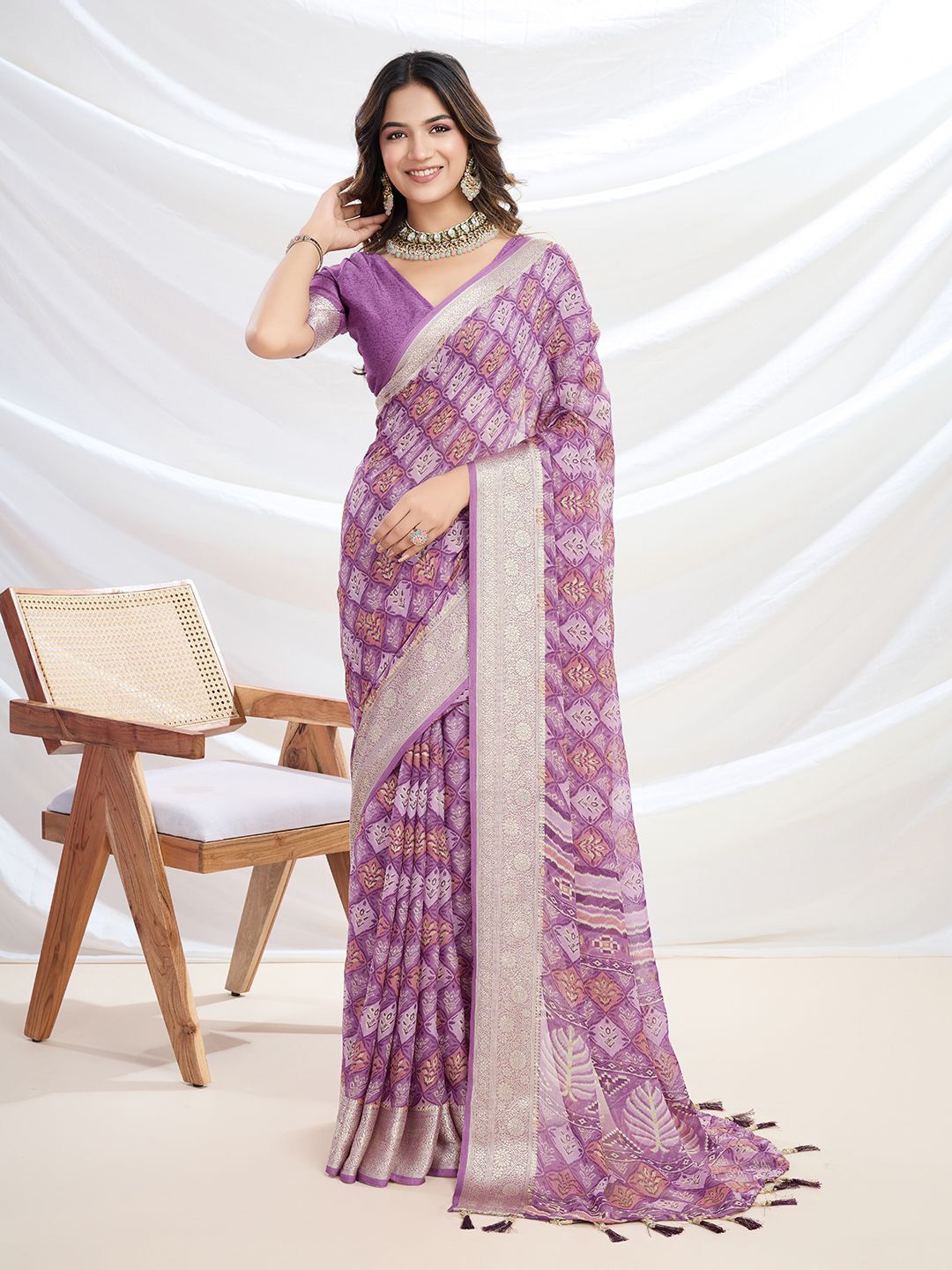 

Mitera Ethnic Motifs Zari Pure Chiffon Saree, Lavender