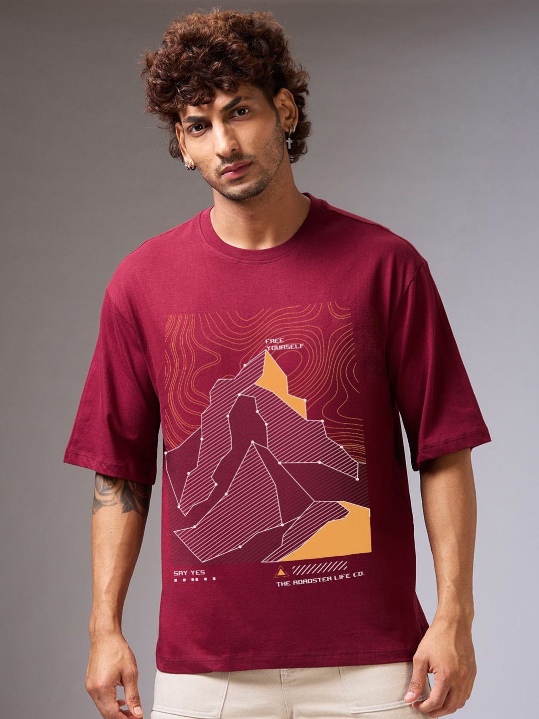 

The Roadster Lifestyle Co. Men Graphic Printed Round Neck Cotton T-shirt, Maroon