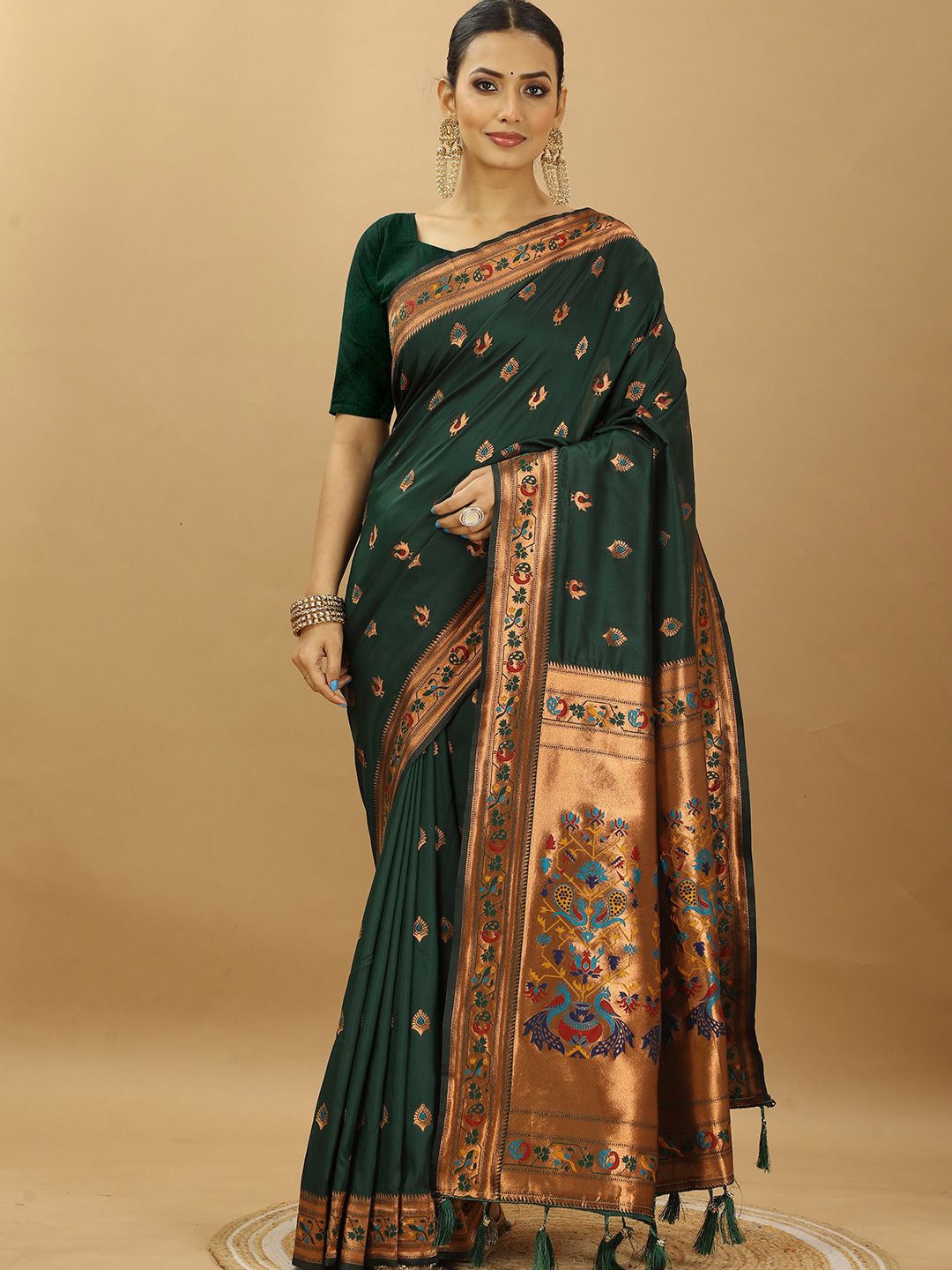 

SWAMI STUDIO Woven Design Zari Pure Silk Paithani Saree, Green