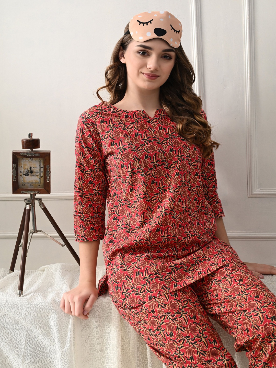 

Dreambe Women Pure Cotton Floral Printed Night Suit, Maroon