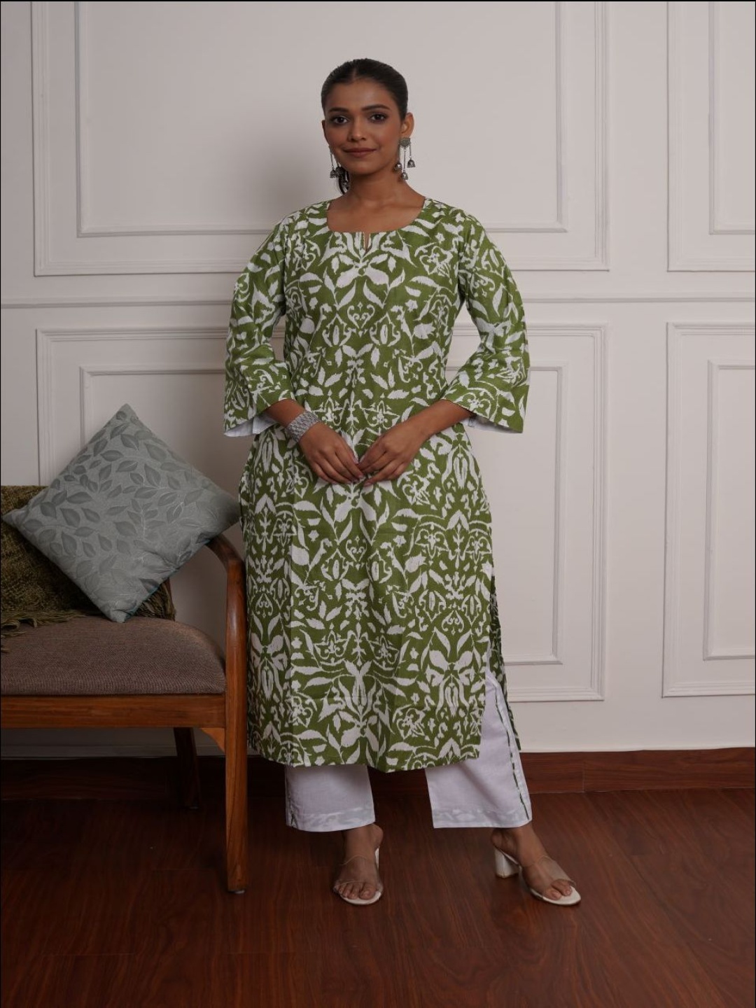 

The Quince Life Floral Printed Pure Cotton Straight Kurta With Trousers, Green
