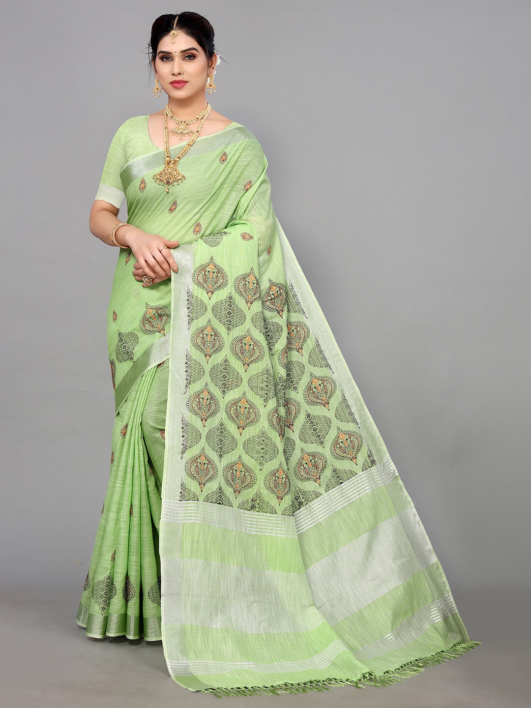 

A.V.M. SILK MILLS Ethnic Motifs Embroidered Zari Saree, Green