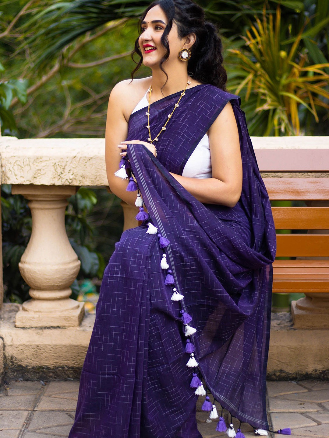 

Prasam Woven Design Pure Cotton Saree, Purple