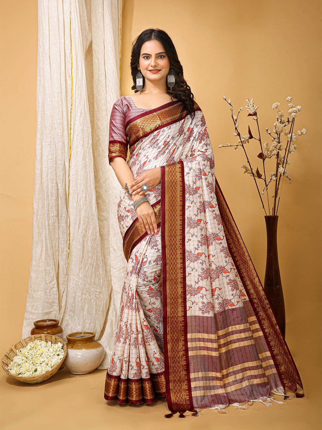

bansari textiles Checked Designer Bagru Saree, White