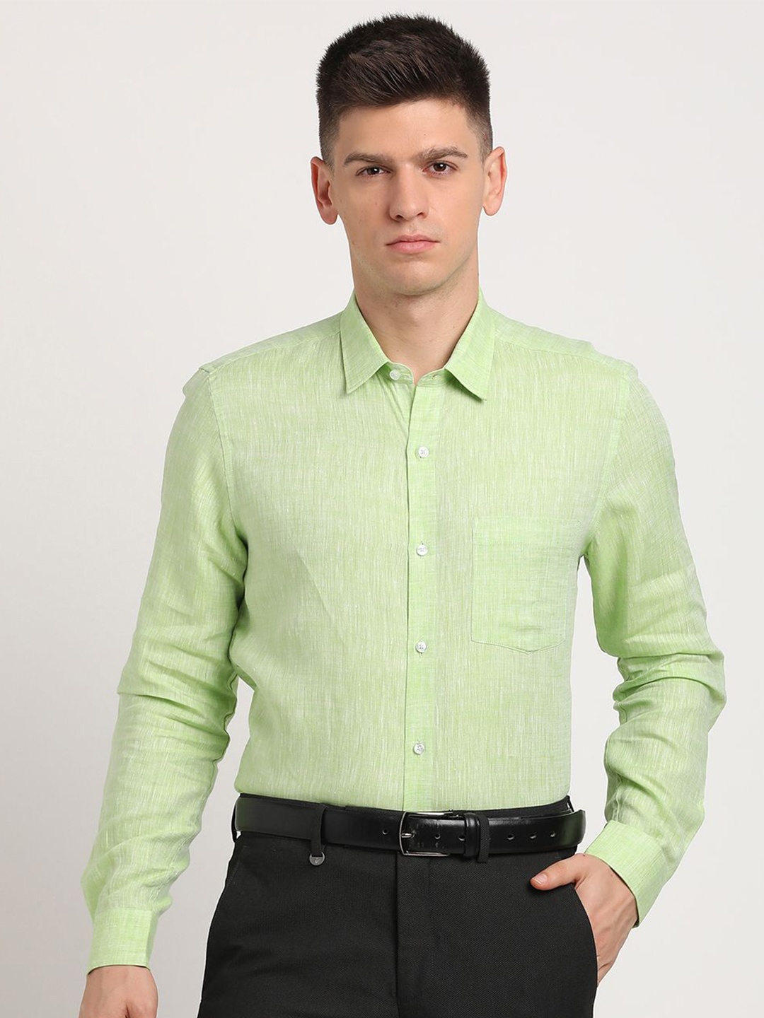 

Turtle Men Standard Slim Fit Spread Collar Solid Linen Formal Shirt, Green